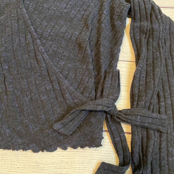 Dark blue soft crossover tie sweater - Picture 3 of 5